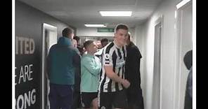 Joelinton waiting in the tunnel to congratulate his Newcastle team-mates