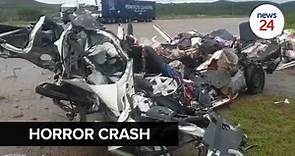 WATCH | Horror crash between 2 trucks and taxi leaves 14 dead in KwaZulu-Natal