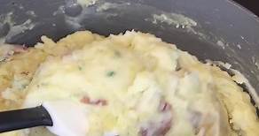 Garlic Parmesan Mashed Potatoes 🧄🧀🥔 Recipe⬇️ ✨ Red & Gold Potatoes - clean, dice, and boil until soft. Drain water. ✨ Add butter, milk, parsley, parmesan cheese, black pepper, garlic paste, paprika, seasoning salt. ✨ Mash until well combined. Add more milk & butter if you like them more on the smooth side. Enjoy 😉 #potato #mashedpotatoes #garlicparmesan #garlicmashedpotatoes #parmesan #garlic #potatorecipes #sidedish #garlicpotatoes #homecooking #foodblogger #fyp #greenscreen