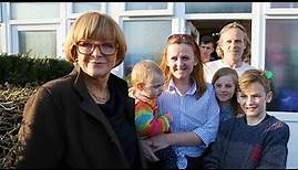BBC Documentary Anne Robinson's Britain 1 Parenting