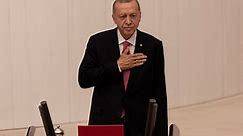 Turkey's Erdogan sworn in for new term as president | The Express Tribune