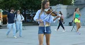 WorldWideViolin at Robson Square, Vancouver - Aug. 17, 2023 (1)