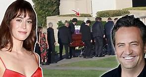Lizza Caplan Are Crying On Funeral Of Mathrew Perry | Mathrew Wants To Marry With Lizza Caplan