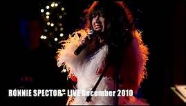 Ronnie Spector - Best Christmas Ever (Live, December 2010)