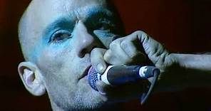 R.E.M. - It's The End Of The World As We Know It (And I Feel Fine) (Live from Glastonbury, 1999)