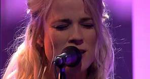 The Common Linnets - Love goes on - DWDD 12-03-14
