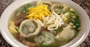 Dumpling soup (Mandu-guk: 만두국)