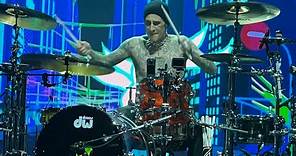 Blink 182: Travis Barker full drum solo [Live 4K] - Reunion tour (Chicago, IL - May 6, 2023)
