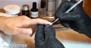 Copertura dell'unghia naturale in gel e applicazione gel colour (metodo Gamax)