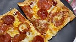 Low Carb Pizza!! 🍕🍕 (recipe in... - kristysketolifestyle