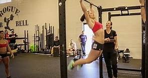 60 Unbroken Butterfly Pull-ups in 60 Seconds—Camille Leblanc-Bazinet