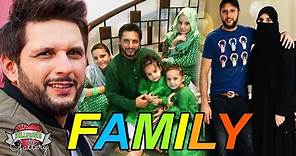 Shahid Afridi Family With Parents, Wife, Daughter, Brother and Cousin