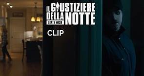 Il giustiziere della notte (Bruce Willis) - Scena in italiano "Invasione"