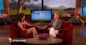 Teri Hatcher Gets Scared By a Bee!