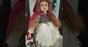 Muñeca de Porcelana Antigua Little Red Riding Hood