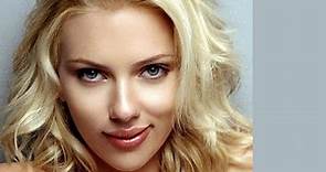 13 Sexy Photos of Scarlett Johansson