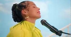 Noted: Alicia Keys The Untold Stories