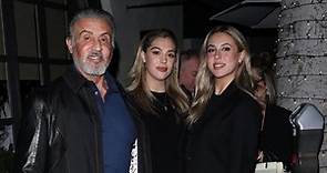 Sylvester Stallone: le sue figlie svelano cosa fa quando incontra i loro fidanzati