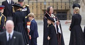 Los príncipes Jorge y Carlota asisten al funeral de Isabel II