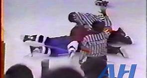 NHL Sep. 19, 1988 Gerard Gallant,DET v Tie Domi,TOR (HL) Toronto Maple Leafs Detroit Red Wings