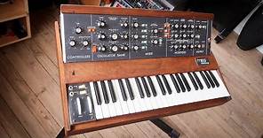 How To Use A Minimoog Synthesizer