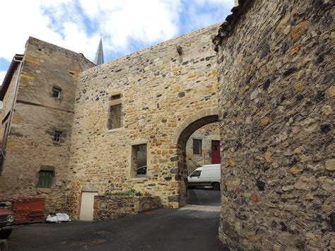 Église Sainte-Radegonde à Chadeleuf à Chadeleuf
