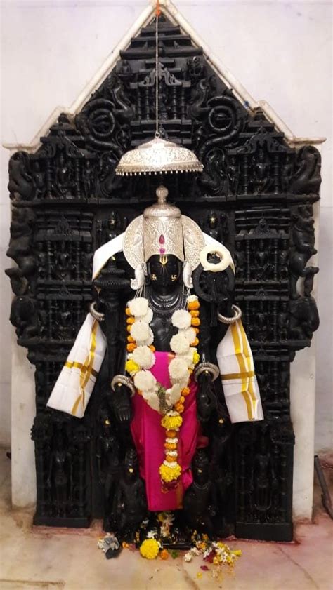 श्री 1008 शांतीनाथ भगवान दिगंबर जैन मंदीर,शेन्दुर्णी