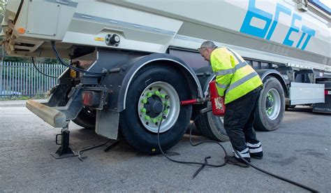 24/7 Mobile Tyre Fitter Birmingham & Surrounding Areas | Fred's Mobile Tyres
