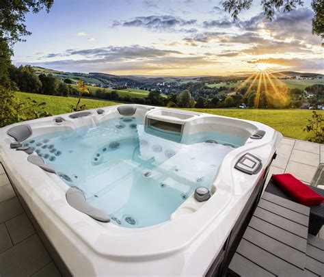 ARMSTARK Whirlpools, Saunen, Infrarotkabinen & Swim Spas