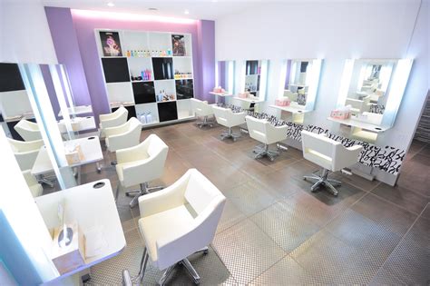 AROMA (HER )BEAUTY, HAIR ,SPA , MAKEOVER SALON AND TRAINING INSTITUTE.