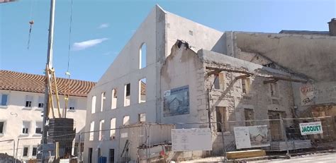 AS CONSTRUCTION à Arinthod