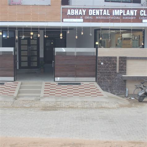 Abhay Dental Implant Clinic & Oral Maxillofacial Surgeon/Face Anti Aging/Facial injuries/Dental Implant