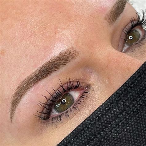Abracada'Brows à Frasne