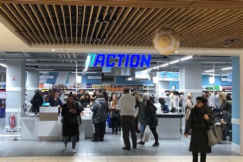 Action Manom à Manom