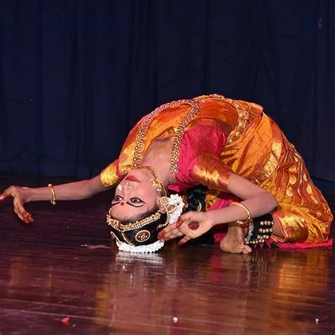 Akshaya Arts Academy (Bharatanatyam dance school) Kalaimamani Sri. Binesh Mahadevan