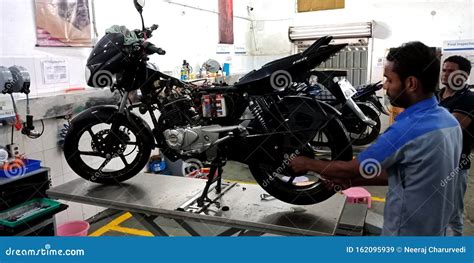 Alam Automobiles bike service repairing center-tvs Yamaha royal Enfield hero honda Suzuki Bajaj and pickup & drop