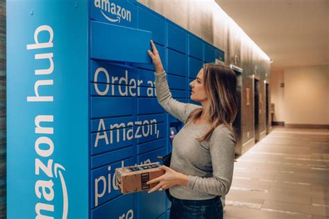 Amazon Hub Counter - Costcutter