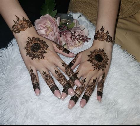 Aneeqa's Mendhi Design - Henna Artist