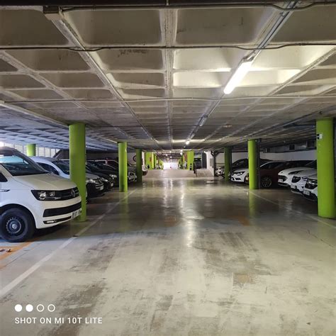 Aparcament / pàrquing à Coustouges