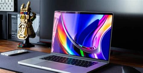Apple Prepares MacBook Pro with Touchscreen and OLED Display - TechStory