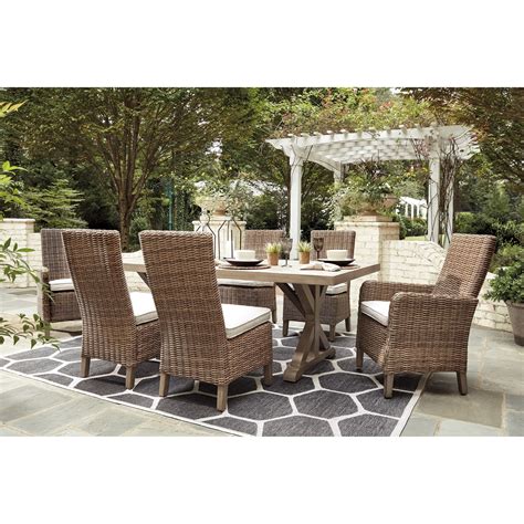 Ashley-Outdoor-Furniture
