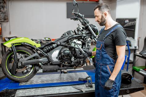 Assistance réparation moto à Courbevoie