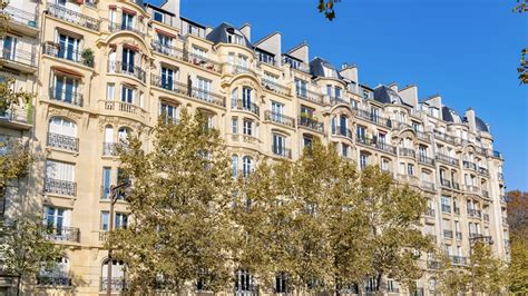 At Home In Paris à Paris