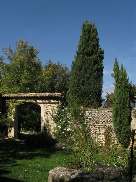 Authentique bâtisse de pierre en Lubéron à Saignon. à Saignon