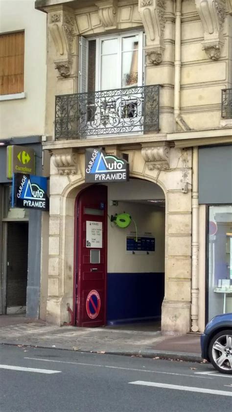 Auto Pyramide - Motrio à Issy-les-Moulineaux