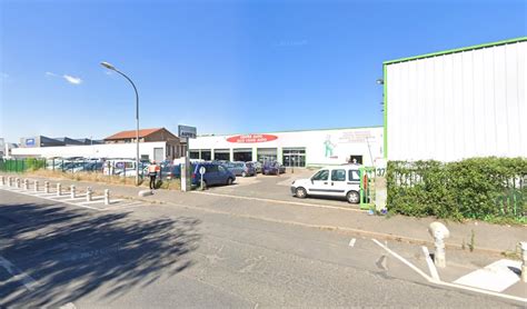 Auto factory à Athis-Mons