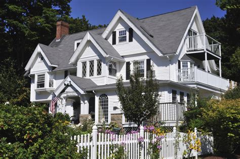 B. CONSULTING à Cuers