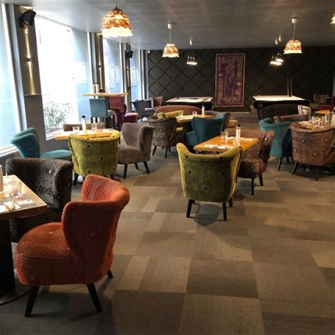 Bacchus & Pool à Vienne