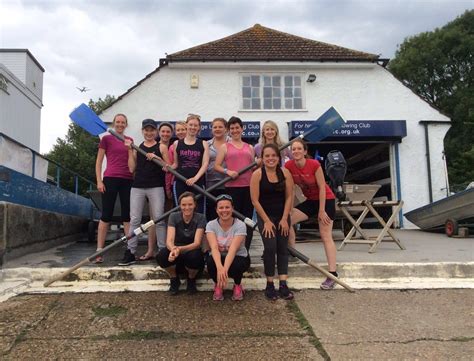 Barnes Bridge Ladies Rowing Club