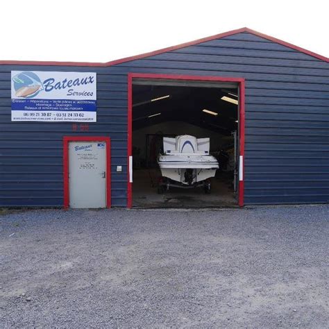 Bateaux services à Muizon